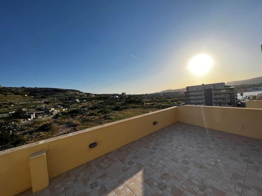 Conmal Penthouse In Mellieha Bay Lejlighed Eksteriør billede